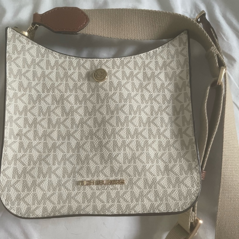 NWOT Michael Kors Crossbody purse
